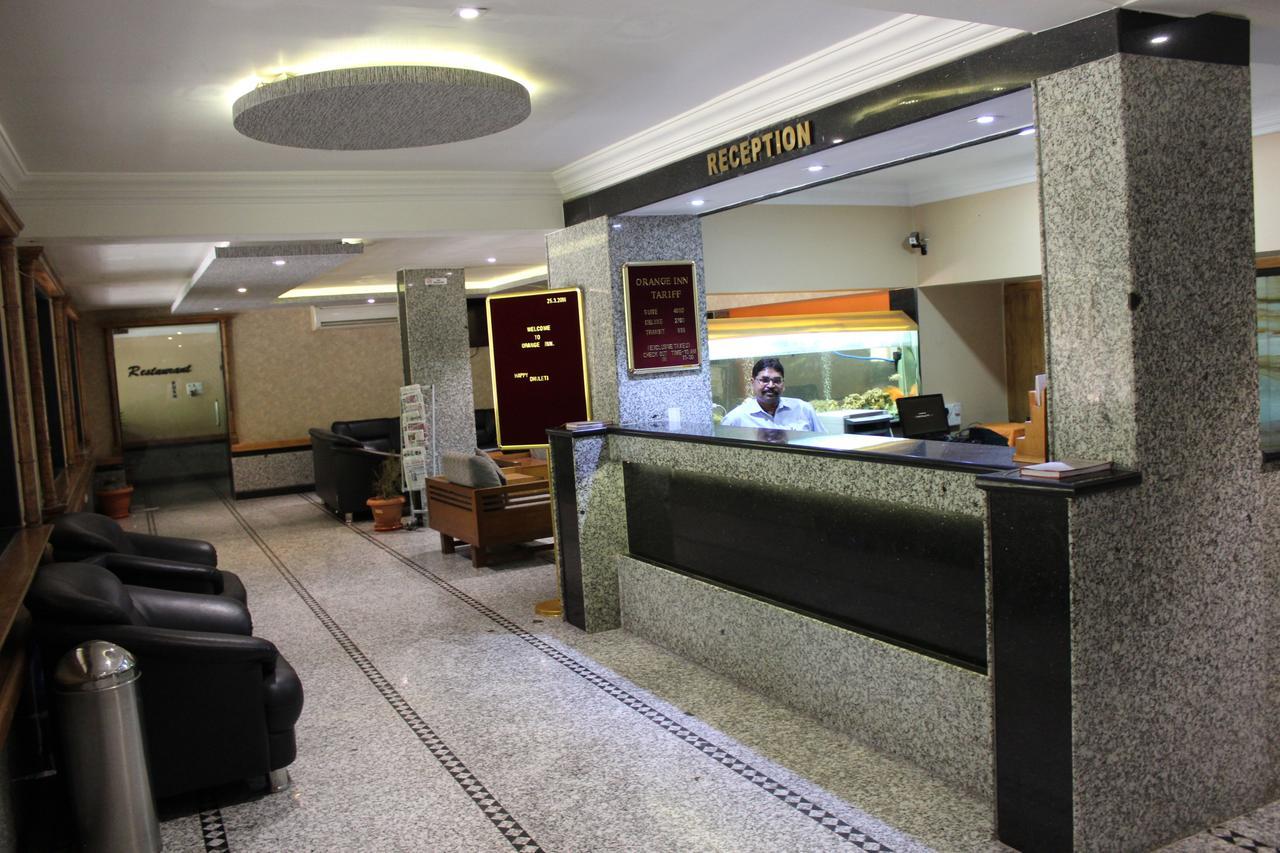 Hotel Orange Inn Sarkhej Esterno foto